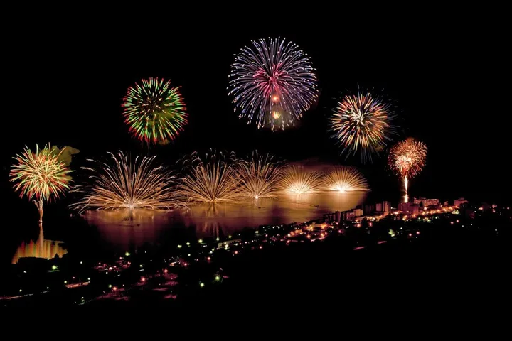북해도4일/출발확정/[파이널특가][도야불꽃축제][도야썬팔레스/호수뷰] 팜토미타/트랙터탑승+대게뷔페2회+주류무제한 / 특급온천2박+시내1박 여행상품 대표 이미지